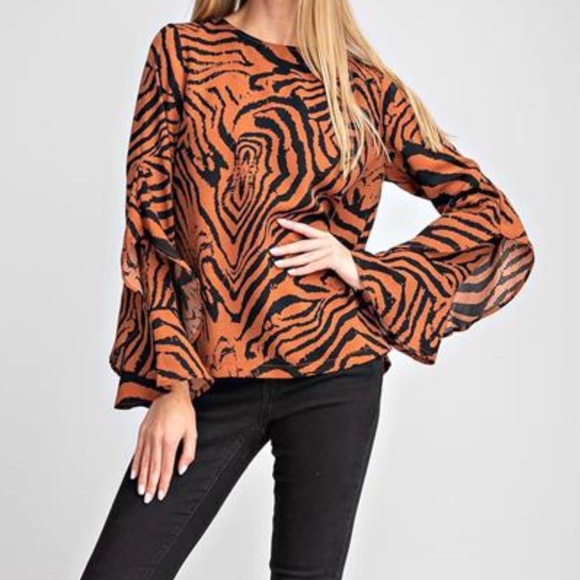 *NEW* ANIMAL PRINT LONG SLEEVE - Picture 3 of 4